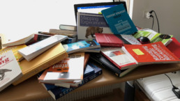 Table full of content strategie books